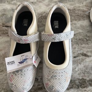 Drew brand Mary Jane shoes